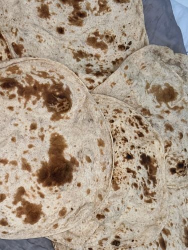خبز تنور عربي  متنوع 