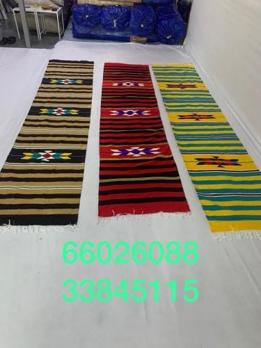 بسطات يدوية ملونة