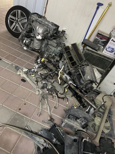 للبيع سكراب قطع كامري 2014