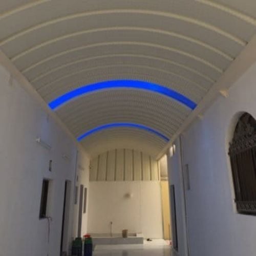 مظلات وسواتر