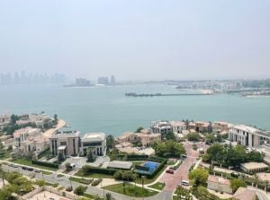 Luxurious 3 Bedroom Apartment with Side View