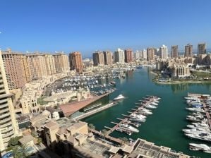 Exquisite 2-Bedroom Marina-View Apartment