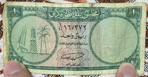 عمله قطر و دبي 
