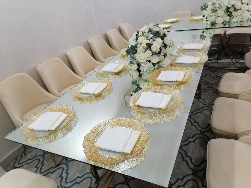 في اي بيه طاولات وخيام افطار