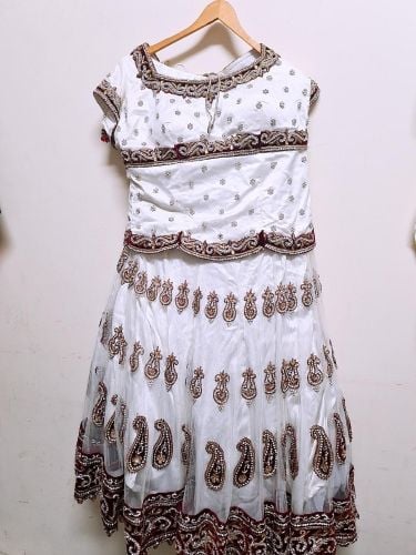 Clean wedding dress