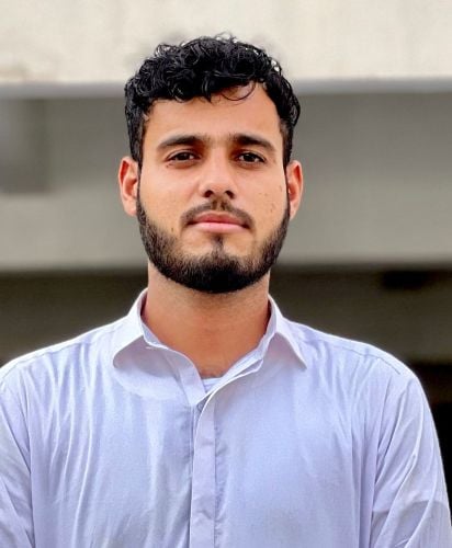سائق من باكستان