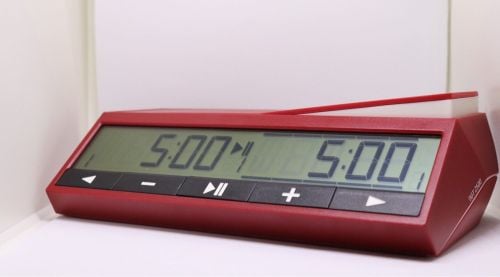 دي جي تي ساعة شطرنج الرقمية 2500