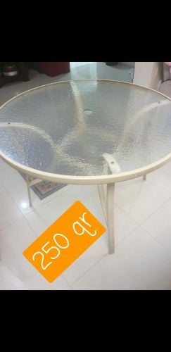طاولة و صواني تقديم و رمضان