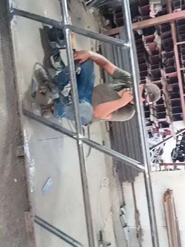 حداد لي اعمل الحداده واللحمات