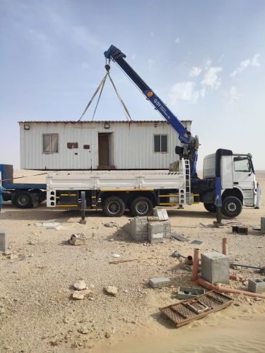 موجود عندنا كرينات لرفع وتوصيل وا