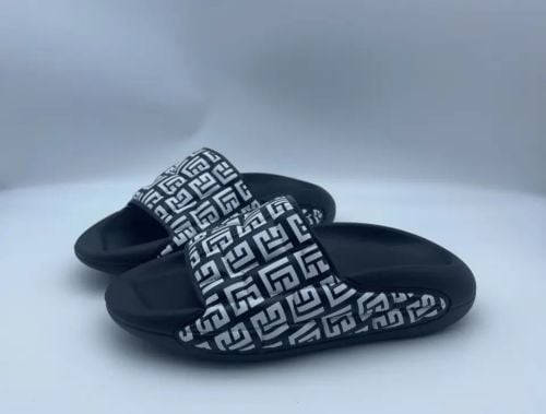 للبيع نعال سبورت