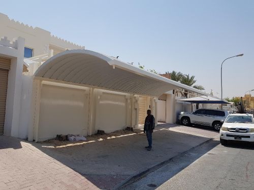 نحن نقدم جميع أنواع مواقف السيارا