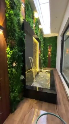 الشلالات الكلاسيك والعشب الصناعي