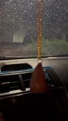 علاقة عود للسياره