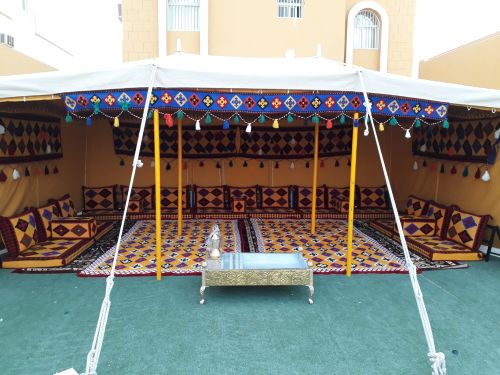 خيام كويتية وجلسات موديل ايراني