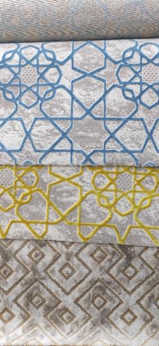 نبيع السجاد ونقوم بتركيبها بواسطة