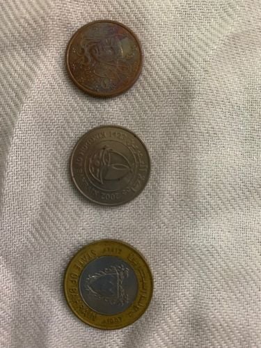 ٣ عملات معدنية للبيع بحالة ممتازة