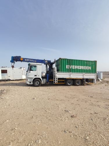 موجود عندنا كرينات لرفع وتوصيل وا