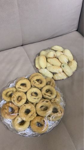 بيع كعك العيد .