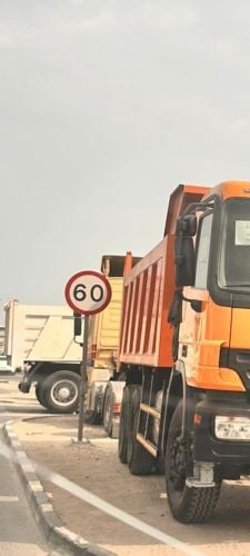DUMP TRUCK  19 CUBIC FOR RENT