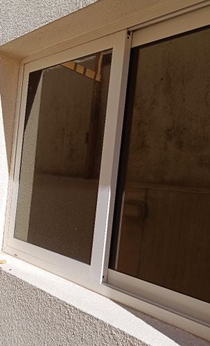 نافذة الومنيوم بحالة الجديد