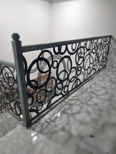 نقوم بجميع اعمال الحدادة ترتيب وت