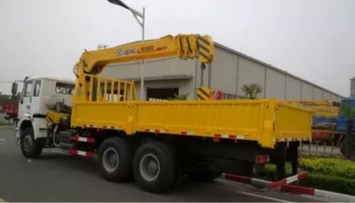 شاحنة رافعة