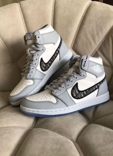 air Jordan shoes available