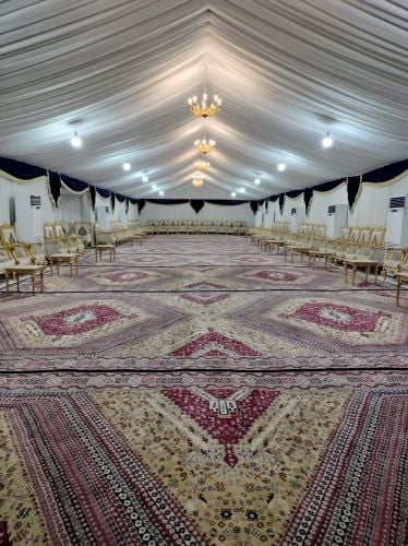 يوجد خيمه عزاء وخيمه لحفلات
