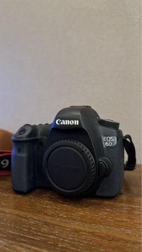   CANON 6D ( body only )