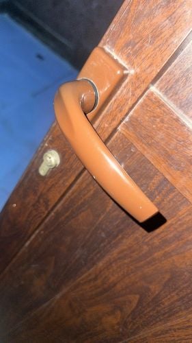 Opening closed doors without dama