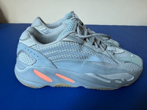 yezzy boost 700 V2 Inertia