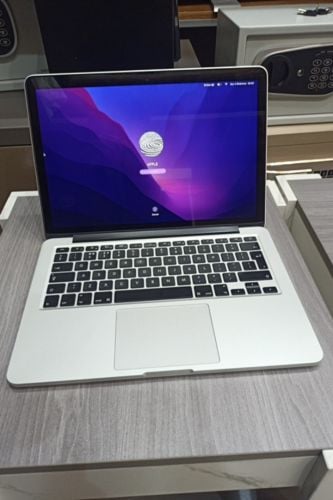 apple laptop