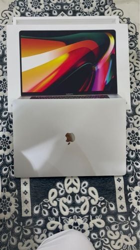 ماك بوك برو ١٦ جيجا - ١ تيرابايت