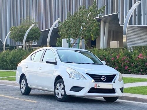 سيارة مع سائق توصيل طلاب و موظفين