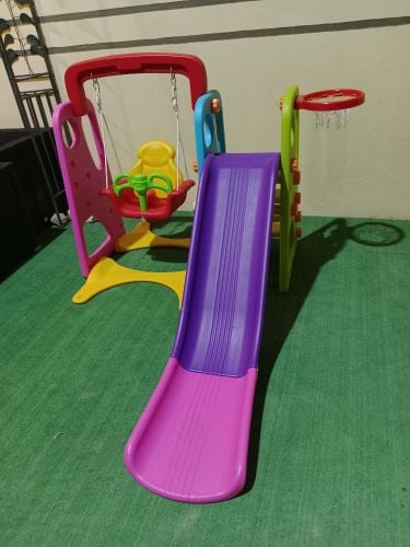 زحلاقية ومرجوحة