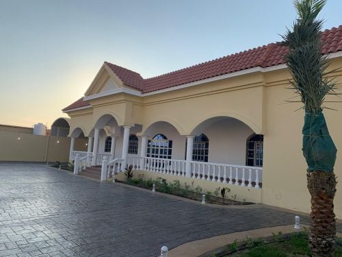 للبيع استراحة بأم العمد 2000 متر