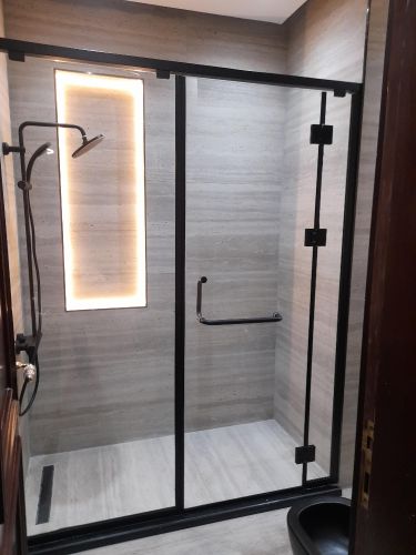 black colour exceesories shower