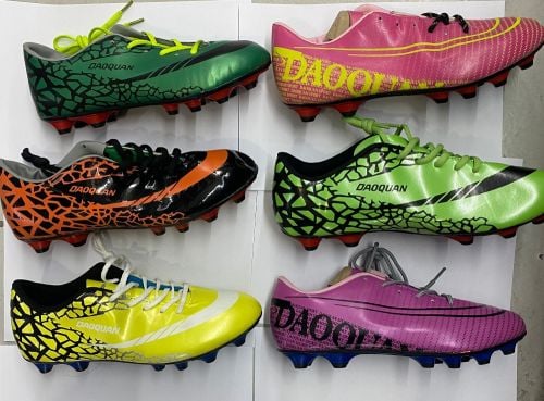 Football shoes game