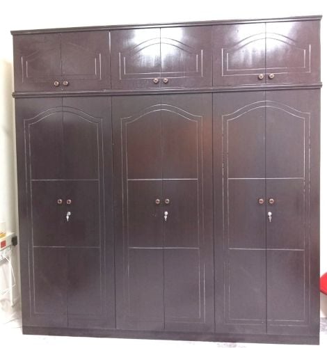 دولاب متوفر حجم كبير وصغير