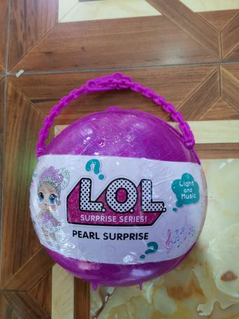 مفاجأة دمية