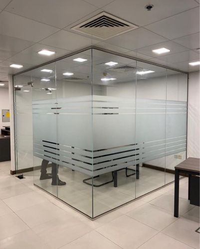 باب زجاجي للمكتب