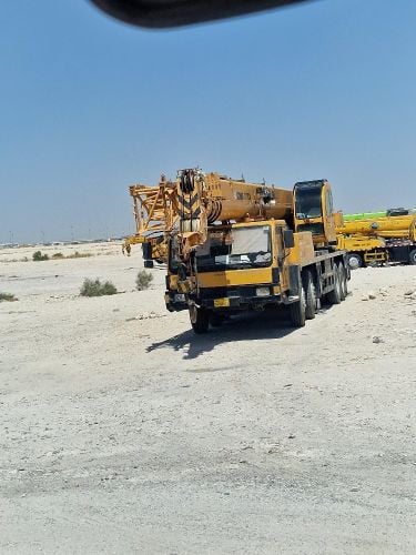 Cranes for rent 31664905