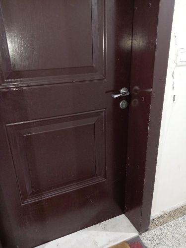 نجار أبواب واقفال
