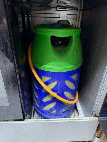 أسطوانة غاز جديدة مع المنظم 