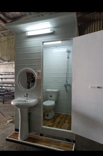 Toilet 1.50/1.50 for sale