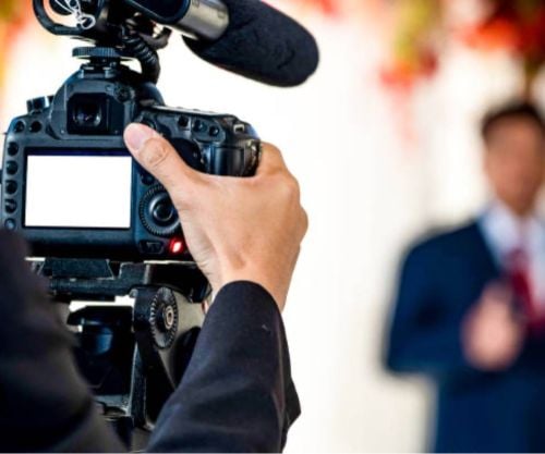 Hiring photo&videographer