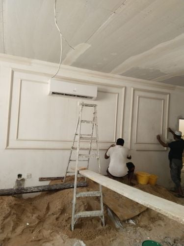 أحداث ديكورات الجبس والصبغ