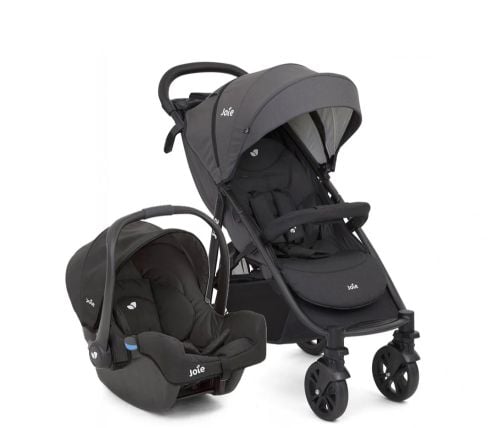 عربة الأطفال 