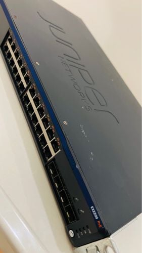 Poe switch 24 ports Juniper